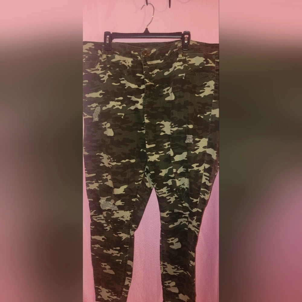 Rue 21+ Camo Jeans Size 22